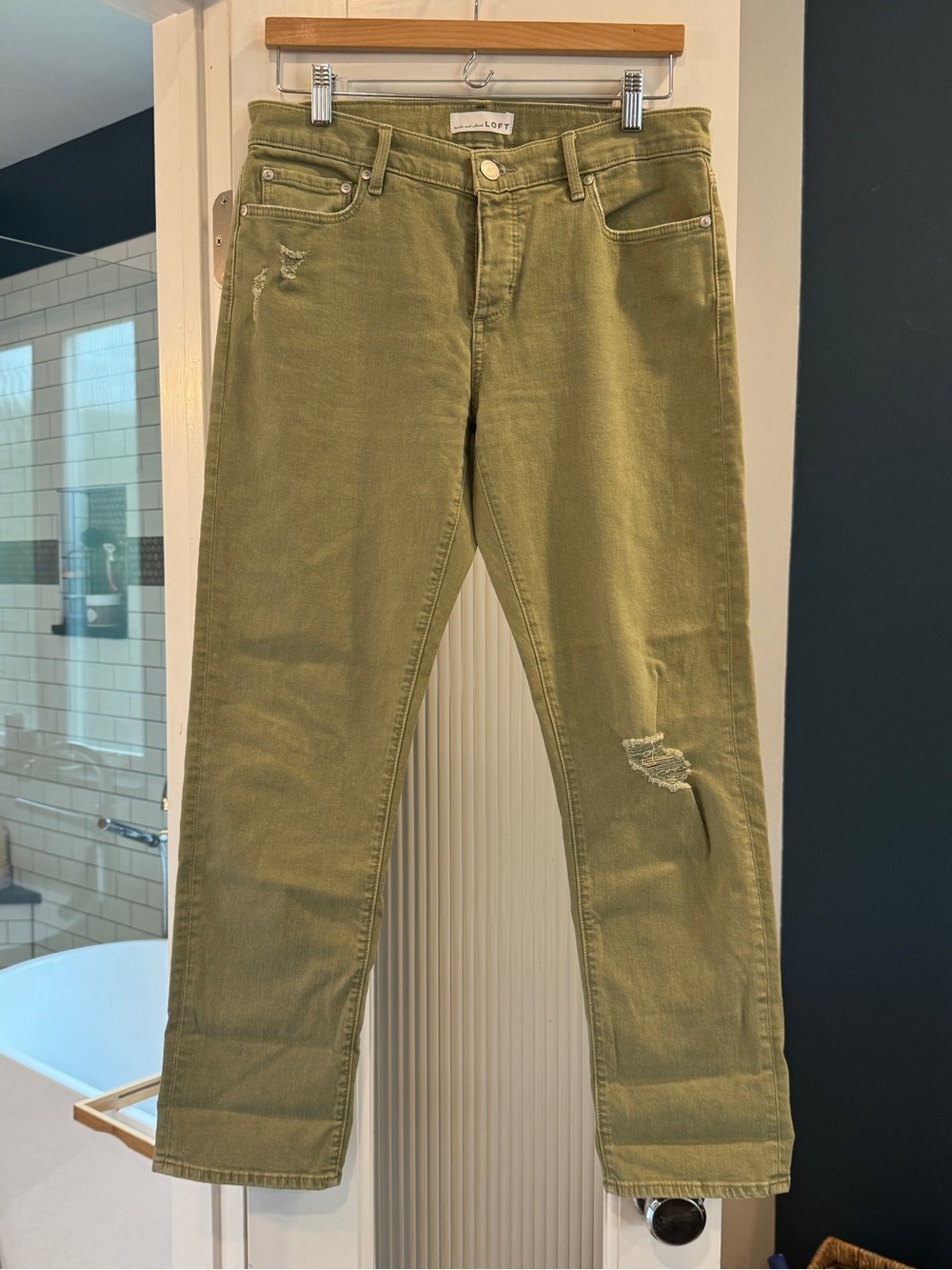 LOFT Boyfriend Buttonfly Jeans Size 4/27